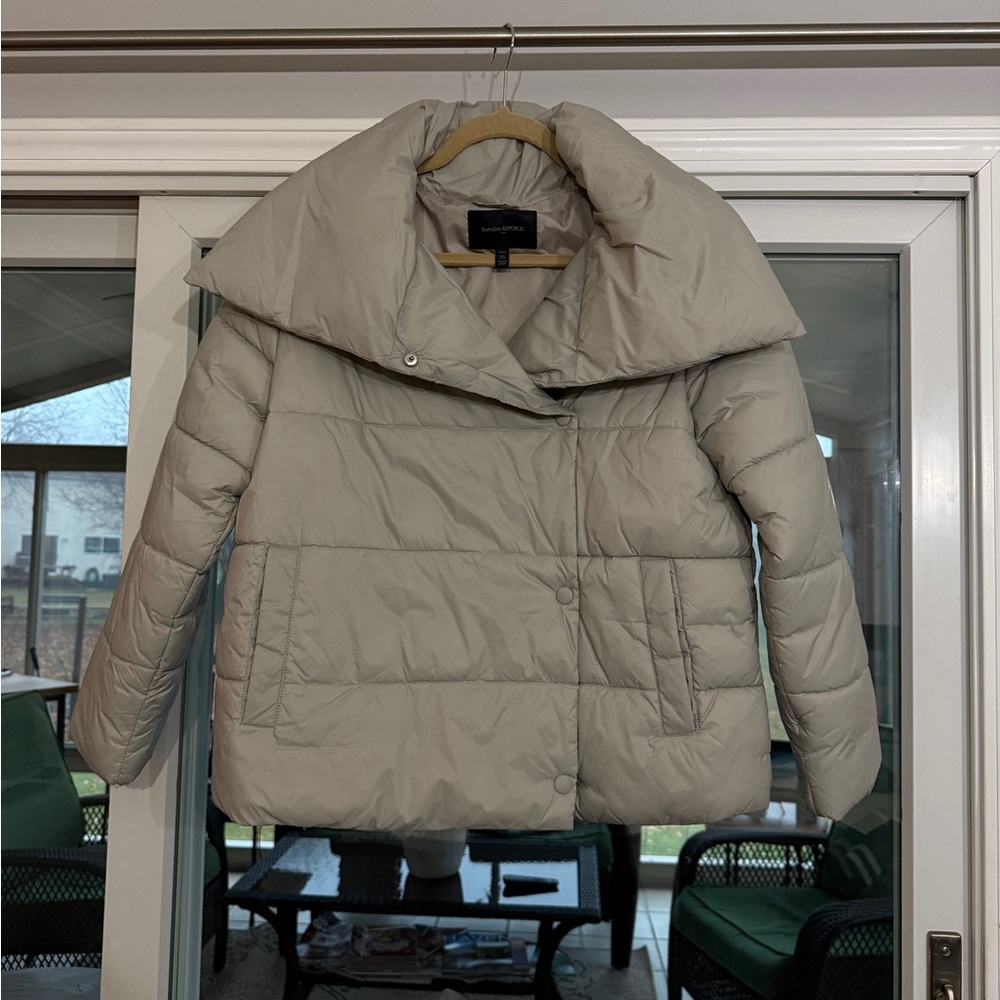 Women’s Banana Republic Cropped Puffer Jacket